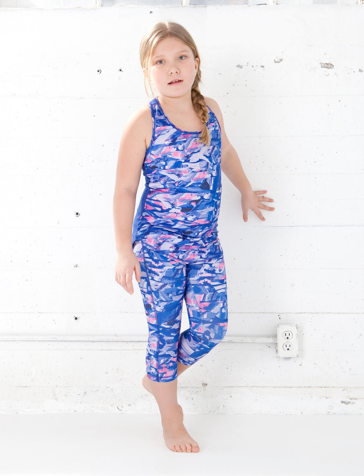 GIRLS 2-6 TEXTURED CAMO CAPRI LEGGING