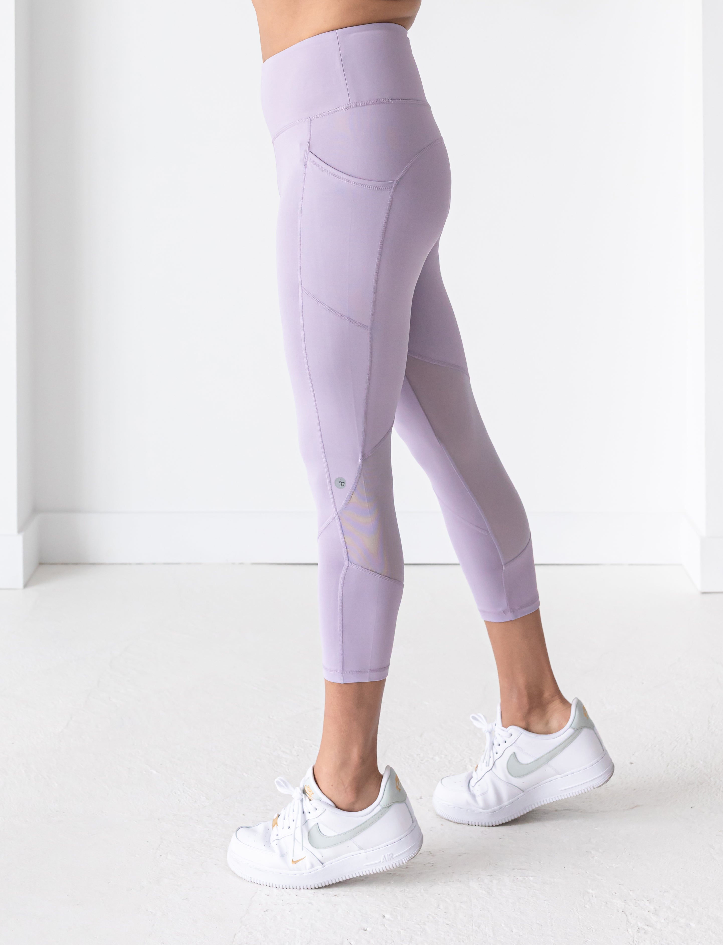 LADIES CARBON CAPRI – Jill Yoga